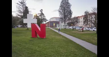 Dos heridos leves en una colisión entre dos vehículos en el Valle de Egüés