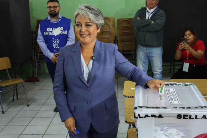 La candidata presidencial de la coalición de izquierda de Chile, Jeannette Jara, en la segunda vuelta de las elecciones presidenciales