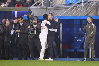 Vinicius Junior y Xabi Alonso