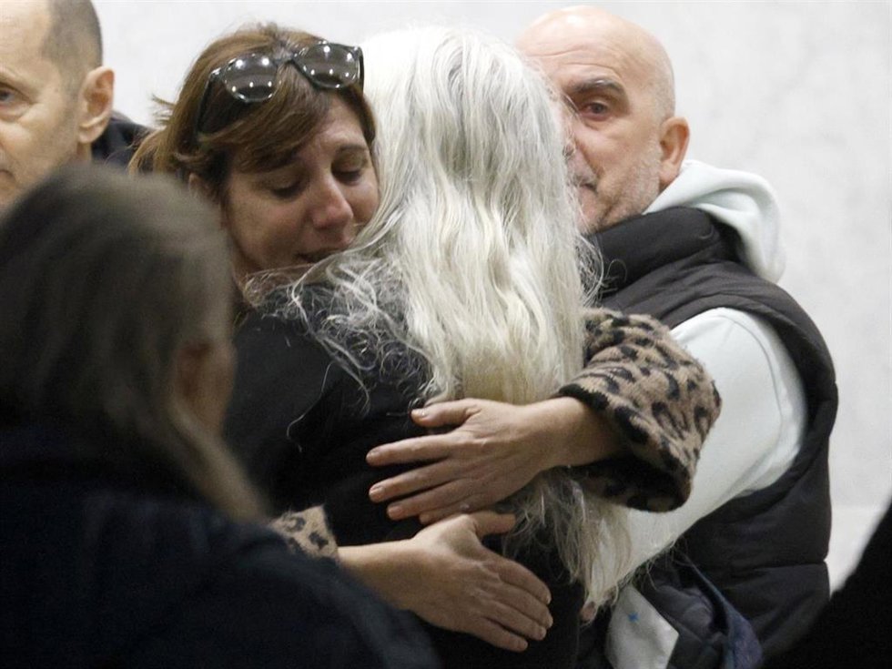 Malena Alterio sale este domingo del crematorio tras la incineración de su padre, Héctor Alterio