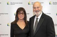 Rob Reiner y su esposa Michele fueron asesinados por su hijo Nick, según la revista People