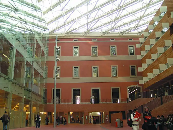 Edificio Roger de Llúria de la Universitat Pompeu Fabra (UPF), en Barcelona