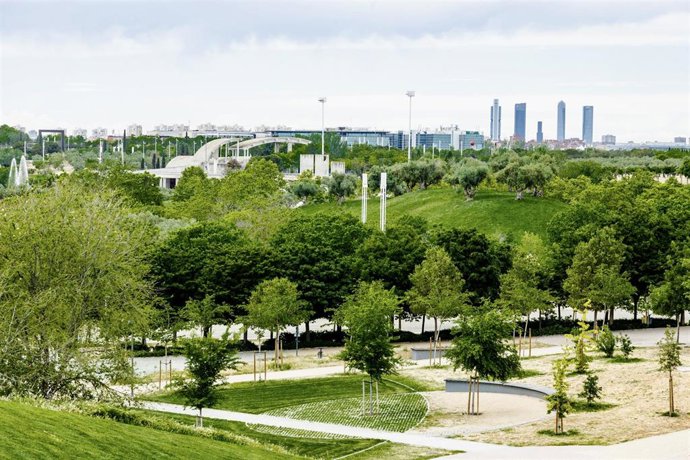 Archivo - El Parque Juan Carlos I, a 29 de abril de 2023, en Madrid (España).