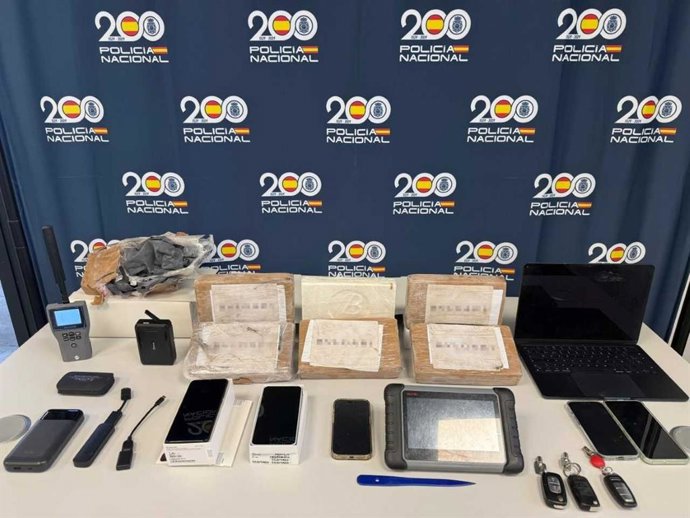 La Policía Nacional sorprende a dos traficantes cuando transportaban una bolsa con seis kilos de cocaína por el casco antiguo de Cuenca