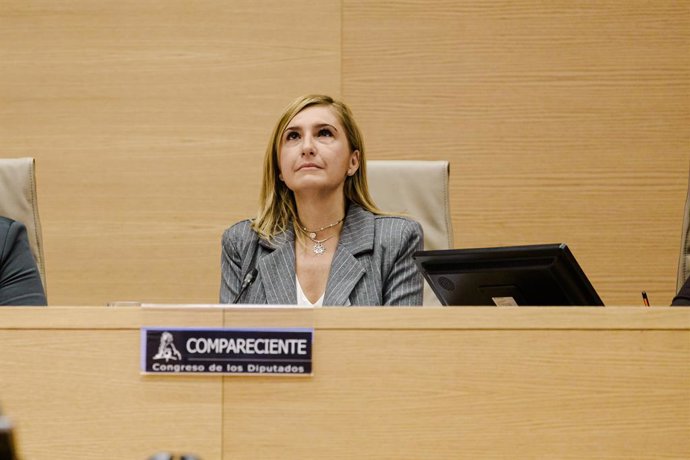 A ex-ministra da Justiça e do Interior da Generalitat Valenciana, Salomé Pradas, comparece perante a Comissão de Investigação da dana, no Congresso dos Deputados, em 15 de dezembro de 2025, em Madri (Espanha). A comissão do Congresso que investiga o