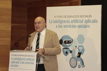 El alcalde de Valladolid, Jesús Julio Carnero, inaugura el VI Foro de Servicios Sociales de Valladolid.