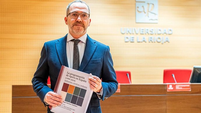 Miguel Ángel Martínez obtiene el grado de doctor con una tesis que analiza la programación musical de ópera en España