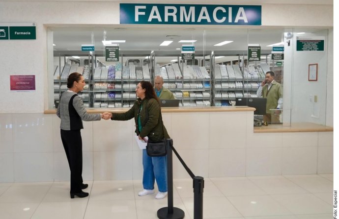 Sheinbaum revisa abasto de medicamentos en IMSS Chihuahua y asegura que entrega en hospitales mejora continuamente