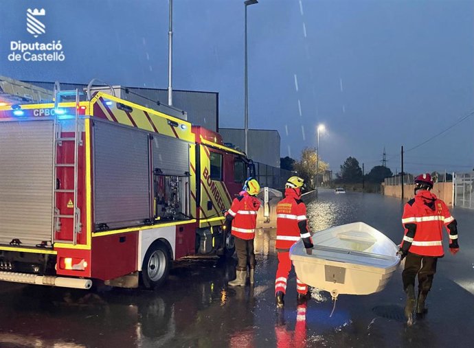 Bomberos actuando en Vila-real