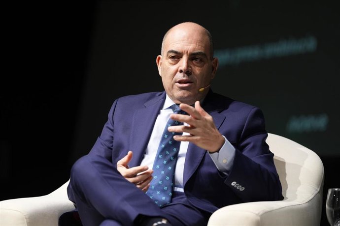 El presidente de la Federación Nacional de Asociaciones de Autónomos (ATA) y vicepresidente de CEOE, Lorenzo Amor, participa en un coloquio organizado por Europa Press Andalucía.