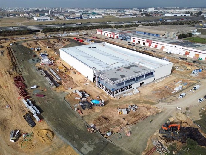 Montaje de vías del recinto de talleres y cocheras del tranvía de Alcalá de Guadaíra.