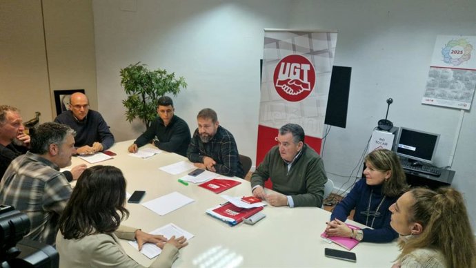 Reunión mantenida por representantes de UGT, AB Azucarera, PSOE y UPL.