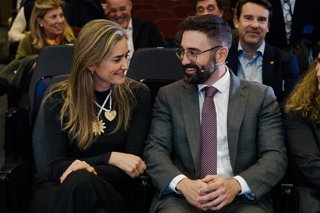 Archivo - La vicepresidenta del Gobierno y ministra para la Transición Ecológica y el Reto Demográfico, Sara Aagesen, y el secretario de Estado de Energía, Joan Groizard