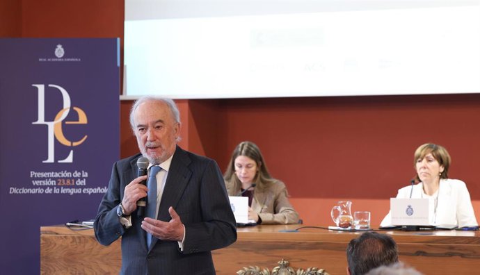 El director de la Real Academia Española, Santiago Muñoz Machado, interviene durante la presentación de la versión 23.8.1 del Diccionario de la lengua española, en la Real Academia Española, a 15 de diciembre de 2025, en Madrid (España). Esta versión, pre
