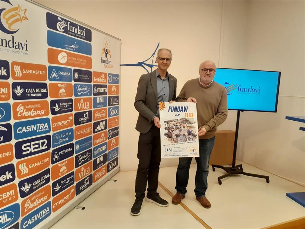 El concejal de Deportes de Avilés, Juan Carlos Guerrero, y el presidente de Fundavi, Javier Díaz.