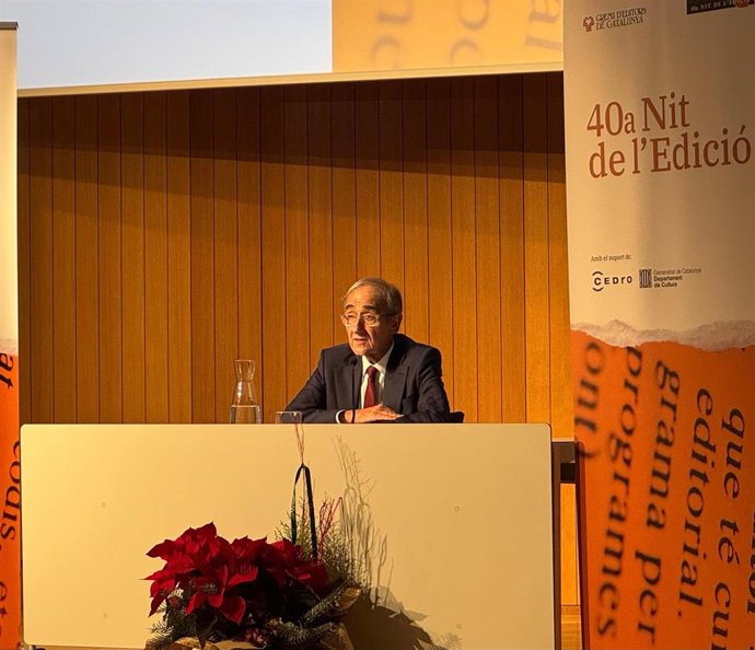 El presidente del Gremi d'Editors de Catalunya, Patrici Tixis, en rueda de prensa este lunes