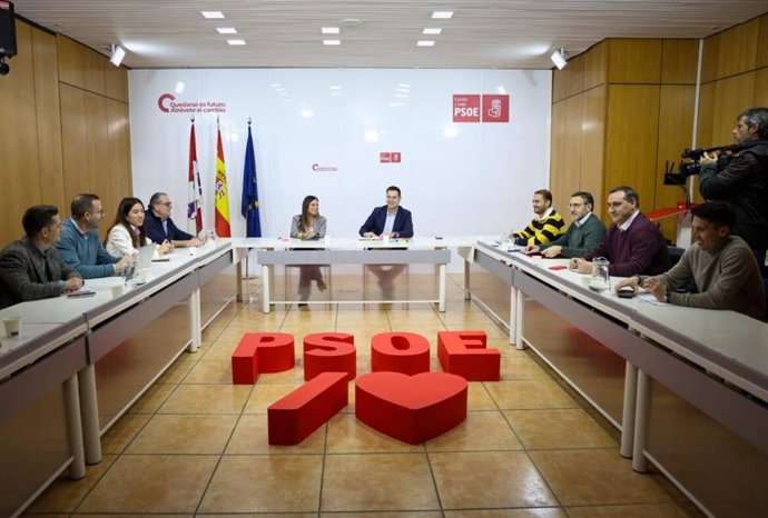 De la Rosa preside la reunión con los secretarios de Organización de cada provincia