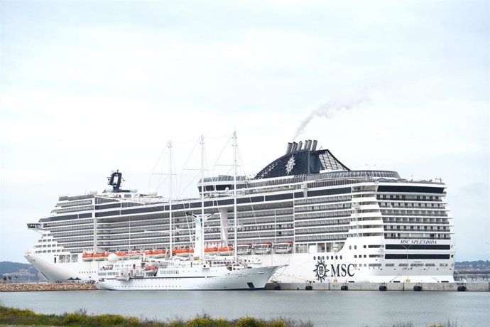 Un curcero en el Moll de Balears, en el Port de Tarragona.