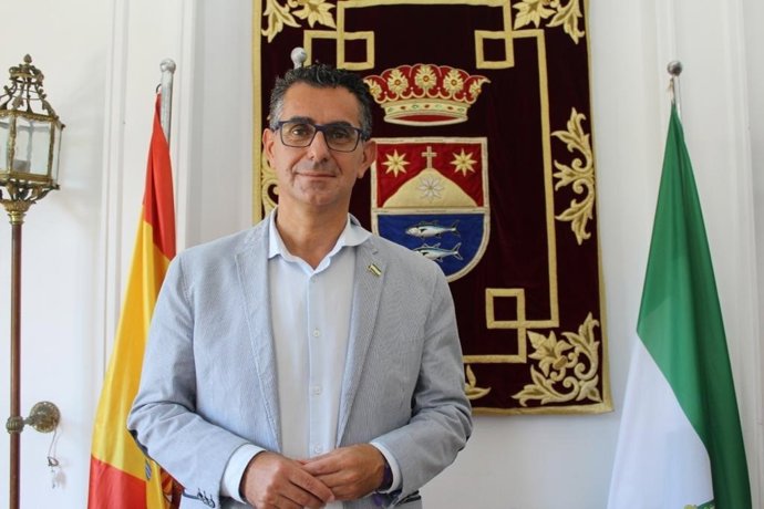 Archivo - El alcalde de Barbate (Cádiz), Miguel Molina (Andalucía Por Sí), en una imagen de archivo.