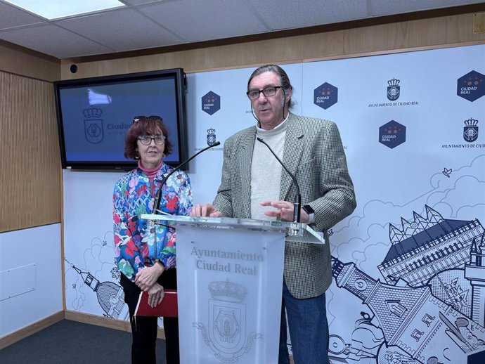 El Concejal De Cultura, Pedro Lozano, Presenta La Temporada De Primavera En El Teatro Quijano.