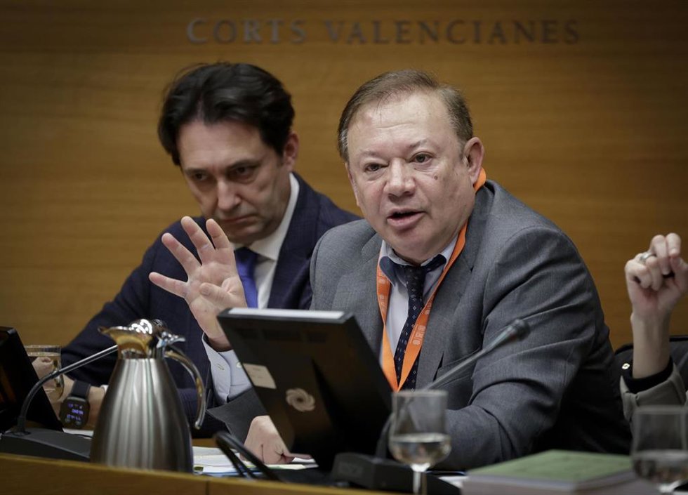 El catedrático de Derecho Civil de la Universitat de Valncia, Francisco Javier Orduña, en la comisión de investigación de la dana en Les Corts
