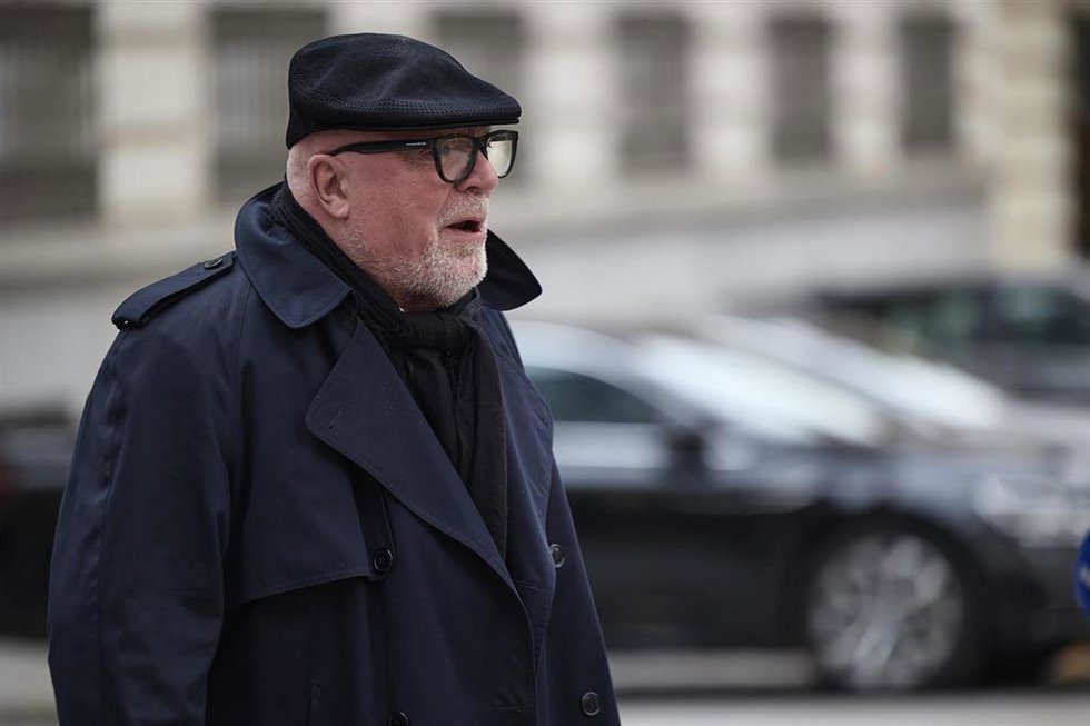 El excomisario José Manuel Villarejo a su llegada a la Audiencia Nacional, a 15 de diciembre de 2025, en Madrid (España). La Audiencia Nacional (AN) juzga desde hoy al comisario jubilado José Manuel Villarejo, a su socio Rafael Redondo y al abogado Anto