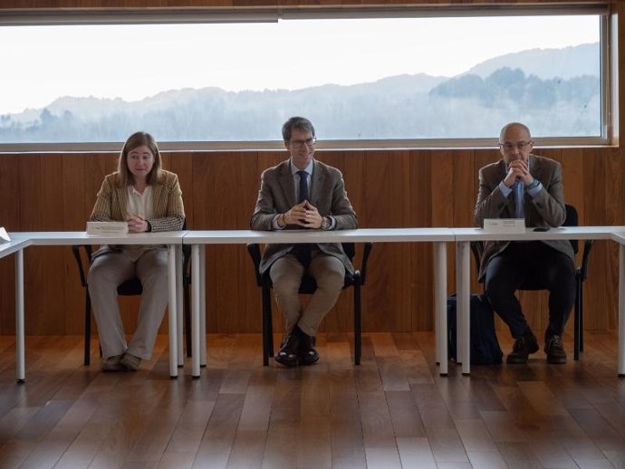 El presidente del Gobierno de La Rioja, Gonzalo Capellán, junto a la consejera de Agricultura, Ganadería, Mundo Rural y Medio Ambiente, Noemí Manzanos