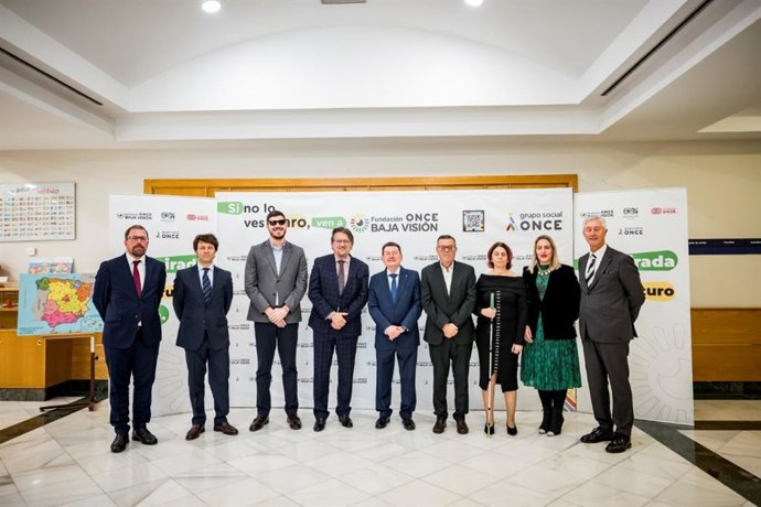 Firma del convenio de la iniciativa, que se iniciará en Barcelona y seguirá por cinco comunidades autónomas