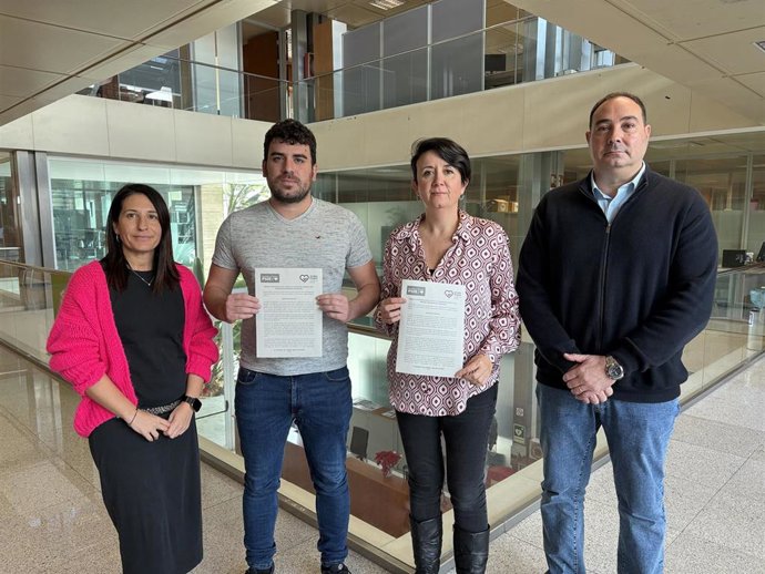 PSOE y Unidas Podemos reclaman al Consell de Ibiza que no impida el transporte gratuito a personas empadronadas sin DNI