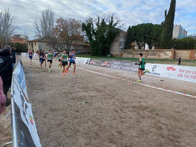 La selección de atletas de la Diputación de Cáceres consigue 10 trofeos en el VII Cross de Alcalá de Henares