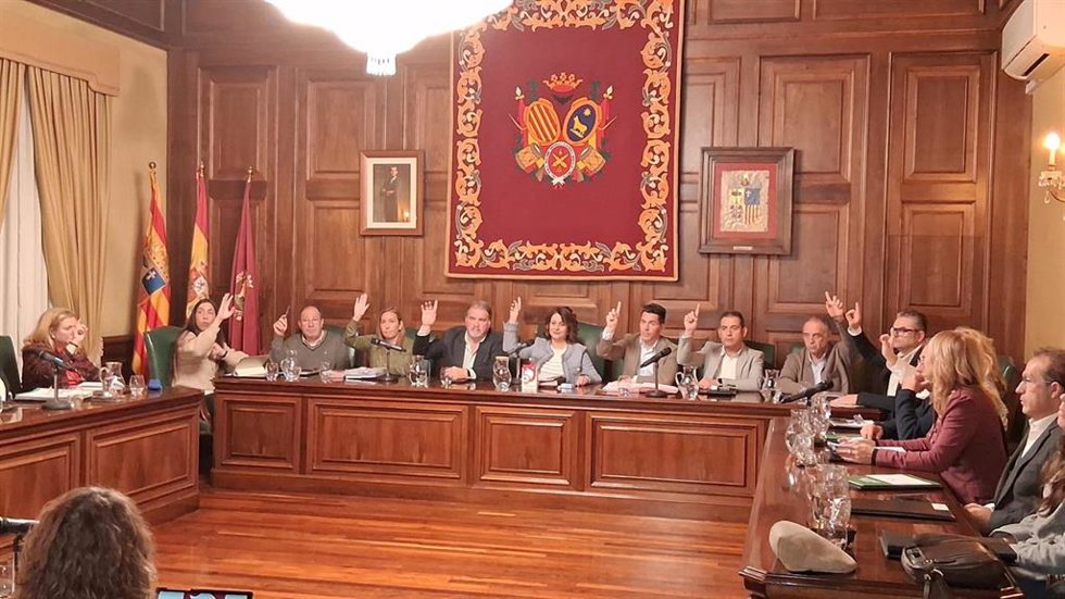 Momento de la votación del pleo del Ayuntamiento de Teruel.