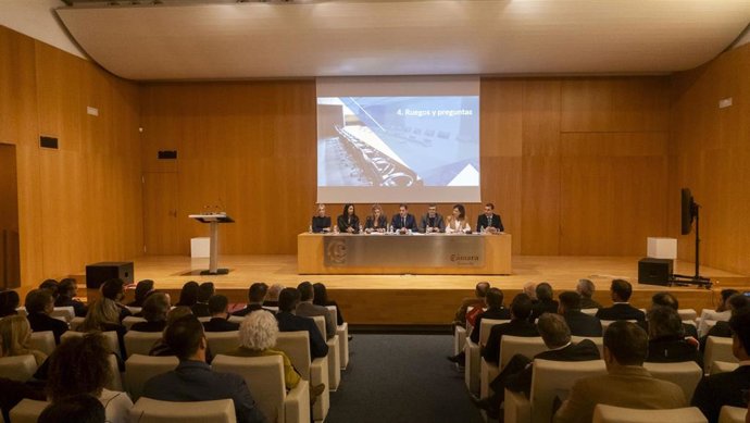 Reunión conjunta de la Confederación Granadina de Empresarios y Cámara Granada antes del tradicional brindis navideño de estas organizaciones empresariales