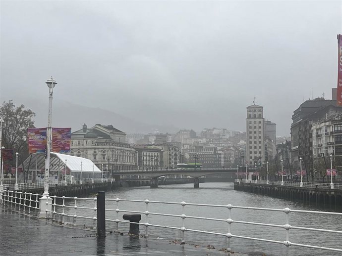Lluvia y cielo nublado en Bilbao