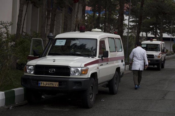 Archivo - Imagen de archivo de una ambulancia en Irán