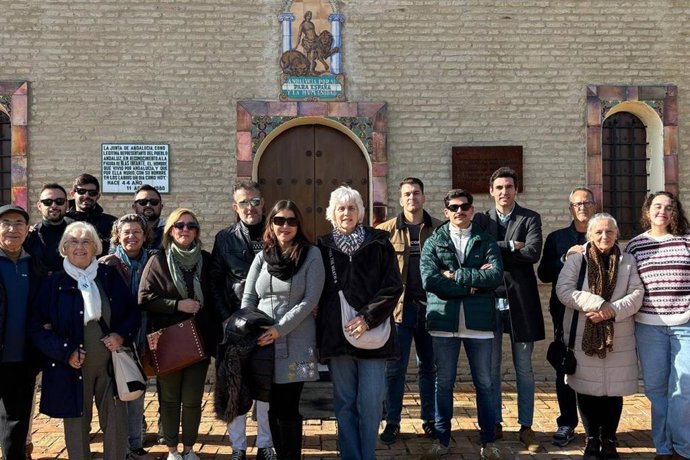 Visita de vecinos de Alcalá de Guadaíra a la Casa Museo de Blas Infanta.
