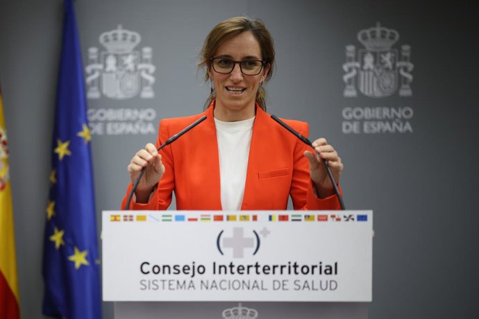 La ministra de Sanidad, Mónica García, ofrece declaraciones tras la reunión del Consejo Interterritorial del Sistema Nacional de Salud (CISNS), en el Ministerio de Sanidad, a 12 de diciembre de 2025, en Madrid (España). El Ministerio de Sanidad aborda jun