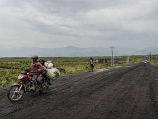 Archivo - Varias personas en la ciudad congoleña de Goma, en Kivu Norte