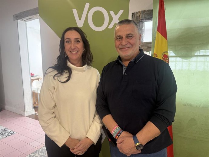 La presidenta de Vox Córdoba, Paula Badanelli, y el coordinador del partido en Belalcázar, Eloy Copé.