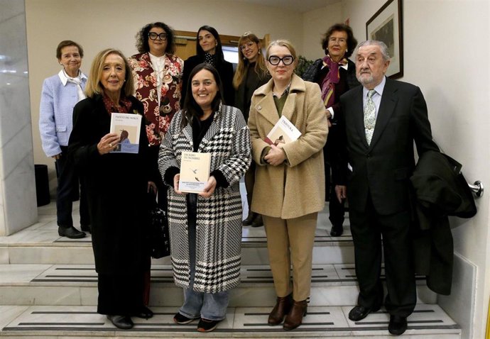 La directora general de Cultura y Patrimonio Histórico, Eva Guillermina Fernández, asiste al Homenaje a Elena Quiroga en el 30º aniversario de su fallecimiento