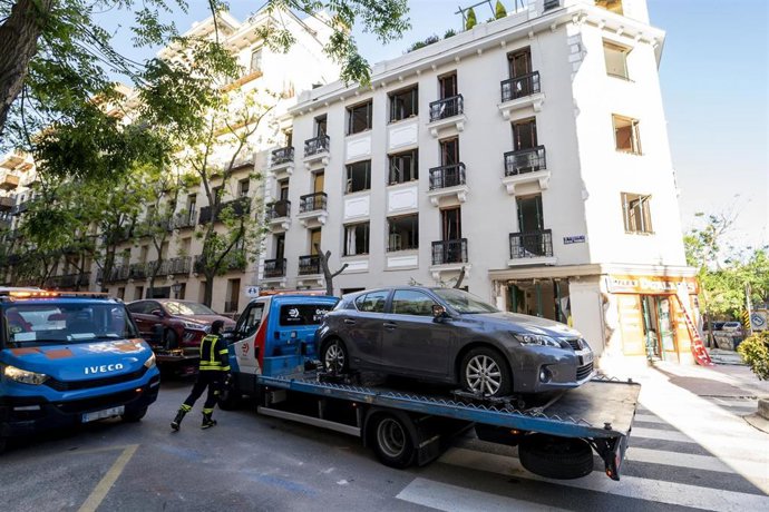 Archivo - Grúa del Ayuntamiento de Madrid