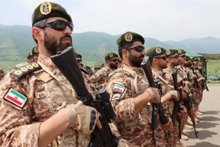 Archivo - Imagen de archivo de efectivos de las fuerzas de seguridad iraníes. 