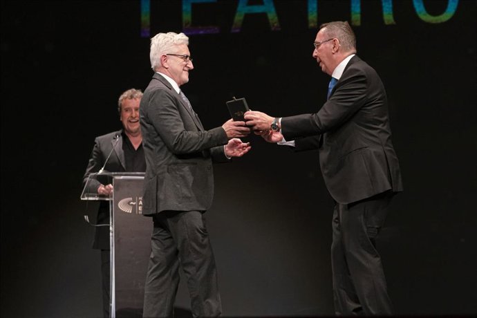 Teatros del Canal recibe la Medalla de Honor de la Academia de las Artes Escénicas de España