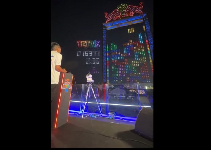 Leo Solórzano, na final mundial do Red Bull Tetris em Dubai (Emirados Árabes Unidos)