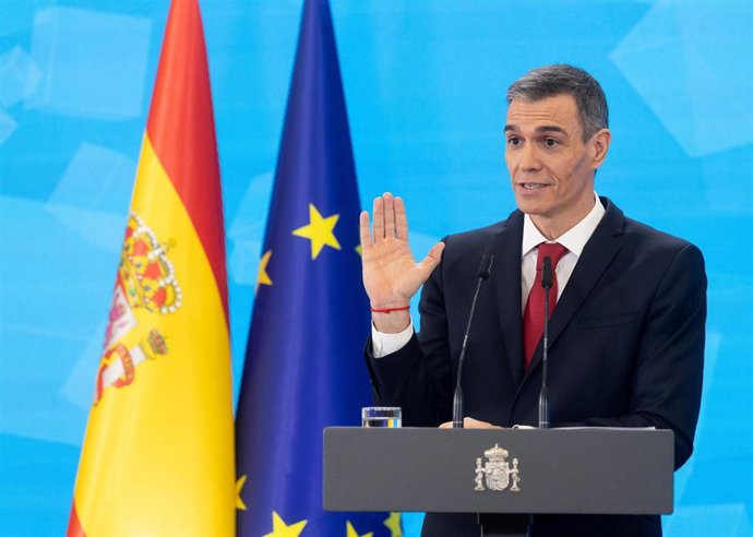 El presidente del Gobierno, Pedro Sánchez, durante una rueda de prensa, en el Palacio de la Moncloa, a 15 de diciembre de 2025, en Madrid (España). 