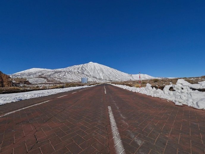 Parque Nacional del Teide nevado