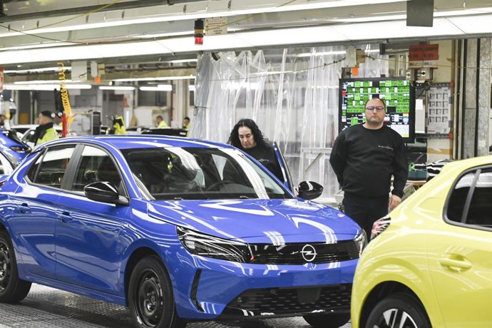 Archivo - Uno de los modelos de vehículo que se fabrica en la planta de Stellantis en Figueruelas (Zaragoza).