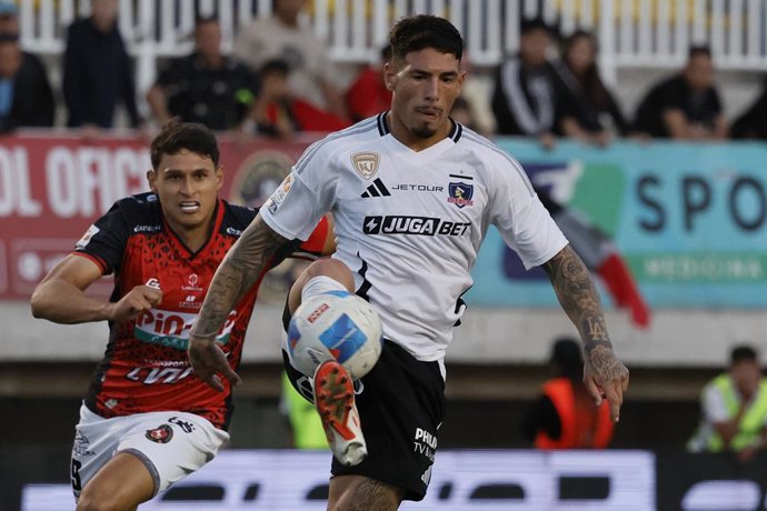 Futbol, Deportes Limache vs Colo Colo. Fecha 10, Liga de Primera 2025. El jugador de Colo Colo Alan Saldivia es fotografiado durante un partido de primera division contra Deportes Limache disputado en el estadio Bicentenario Lucio Farina de Quillota,