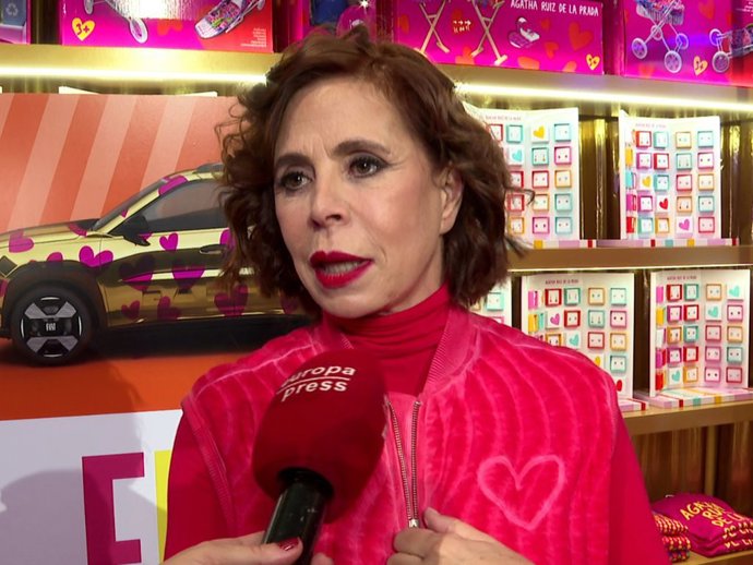 Agatha Ruiz de la Prada presenta el Fiat Grande Panda que ha customizado