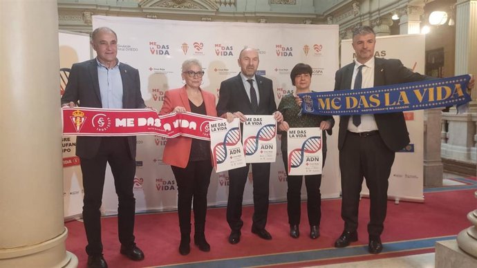 Presentación de la campaña de donación de sangre en la que colaboran el Real Oviedo y el Sporting de Gijón.