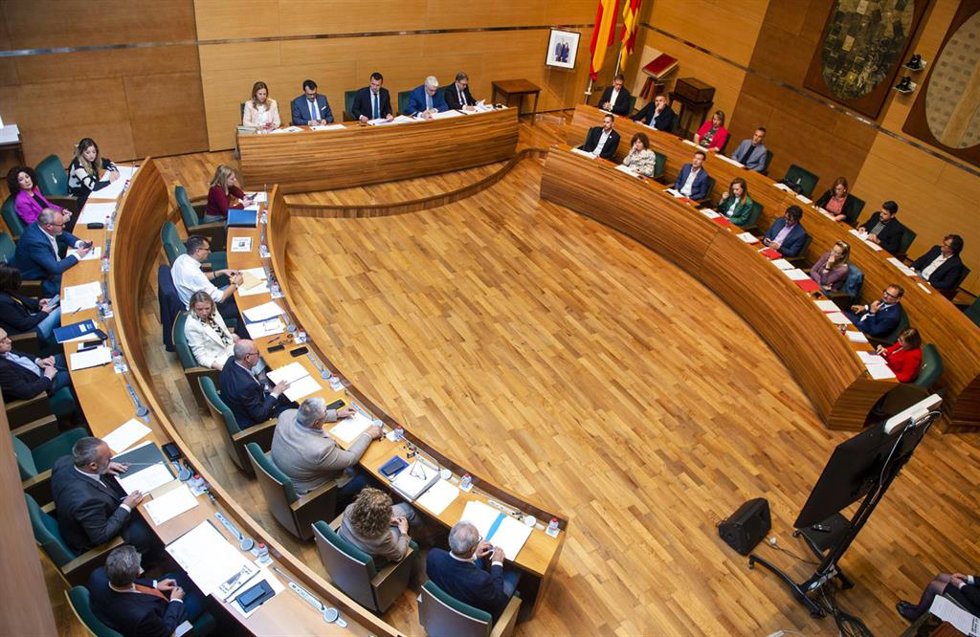Archivo - Imagen de archivo de un pleno de la Diputación de Valencia.